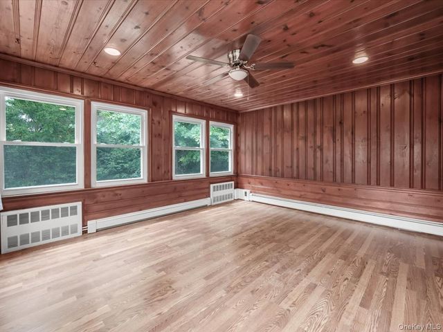 198 Canterbury, Lynbrook, NY 11563