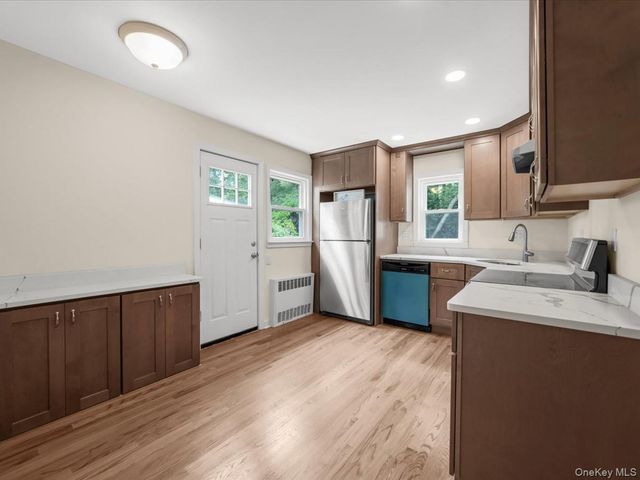 198 Canterbury, Lynbrook, NY 11563