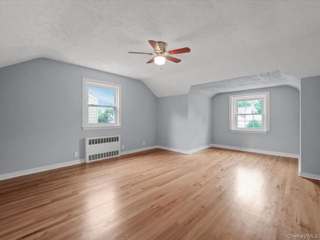 198 Canterbury, Lynbrook, NY 11563