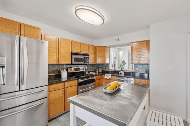 299 Lincoln St 299, Revere, MA 02151