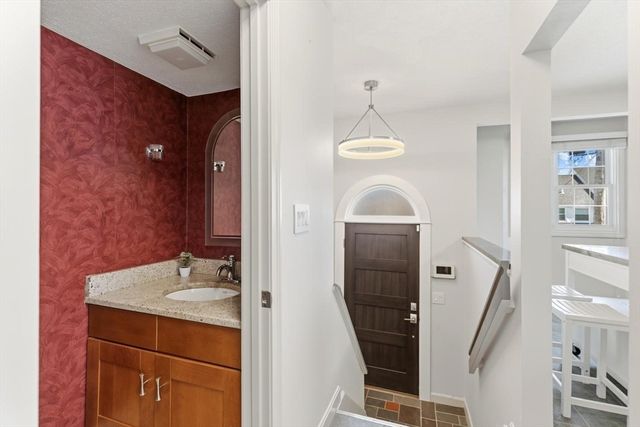 299 Lincoln St 299, Revere, MA 02151