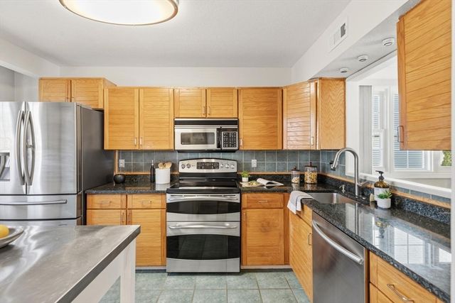 299 Lincoln St 299, Revere, MA 02151