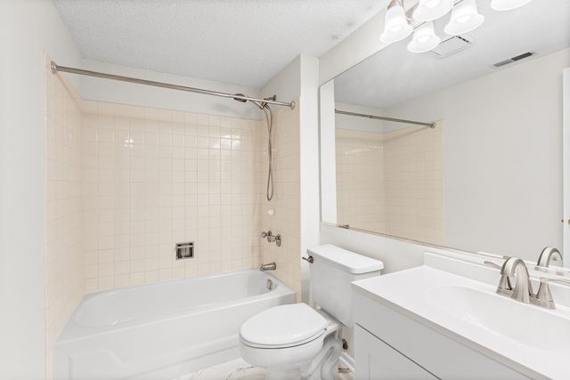 511 Aurora Avenue 516, Naperville, IL 60540