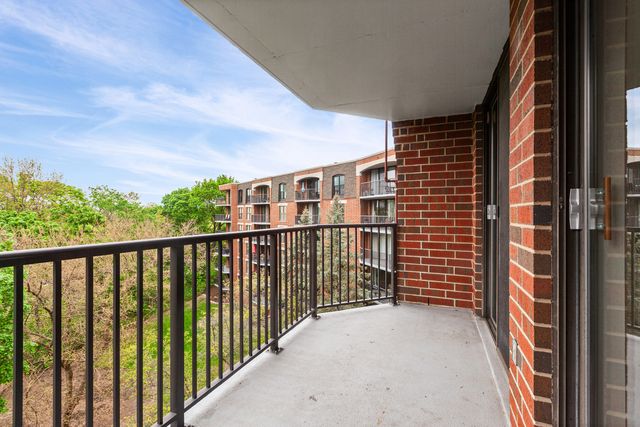 511 Aurora Avenue 516, Naperville, IL 60540