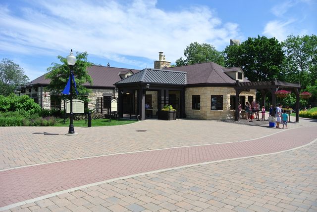 511 Aurora Avenue 516, Naperville, IL 60540
