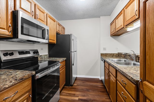 511 Aurora Avenue 516, Naperville, IL 60540