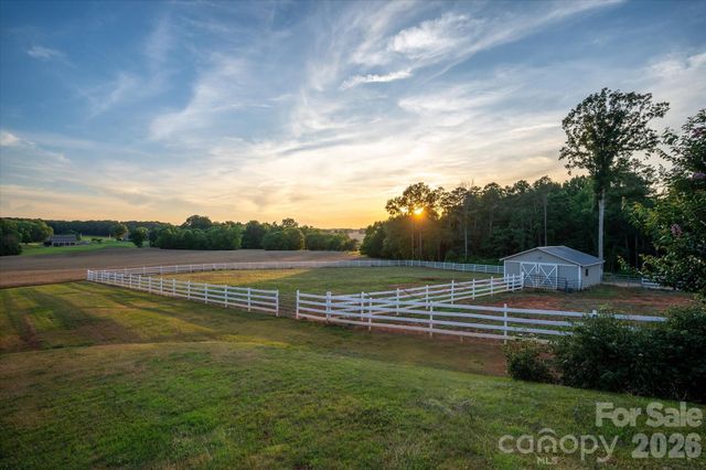 2206 Camden Road, Wingate, NC 28174