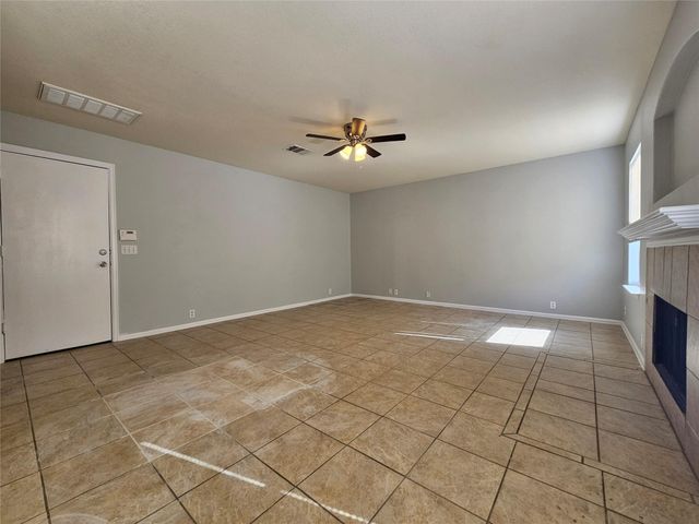 580 Hometown PKWY, Kyle, TX 78640
