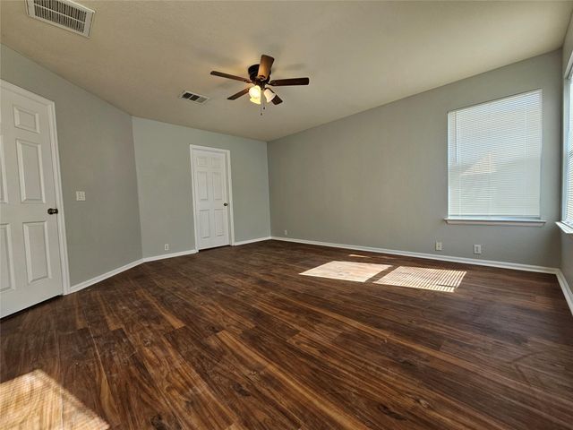 580 Hometown PKWY, Kyle, TX 78640