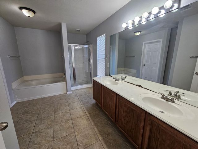 580 Hometown PKWY, Kyle, TX 78640