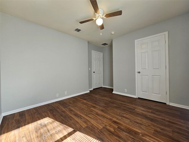 580 Hometown PKWY, Kyle, TX 78640