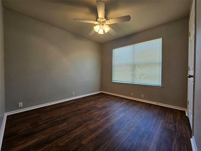 580 Hometown PKWY, Kyle, TX 78640