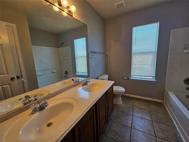 580 Hometown PKWY, Kyle, TX 78640