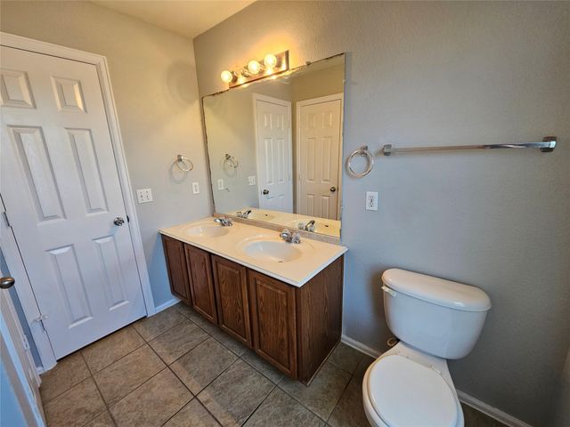 580 Hometown PKWY, Kyle, TX 78640