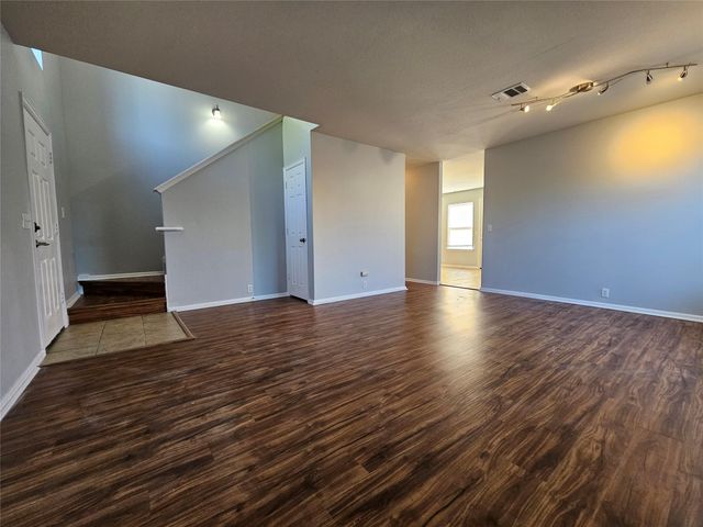 580 Hometown PKWY, Kyle, TX 78640