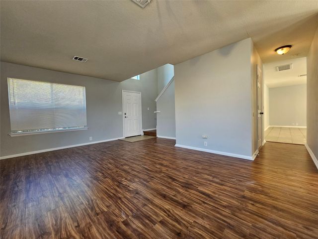 580 Hometown PKWY, Kyle, TX 78640