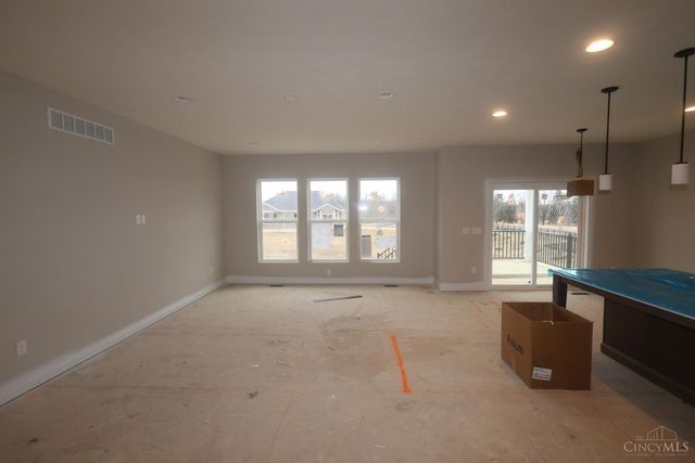 8 Glasgow Street, Springboro, OH 45066