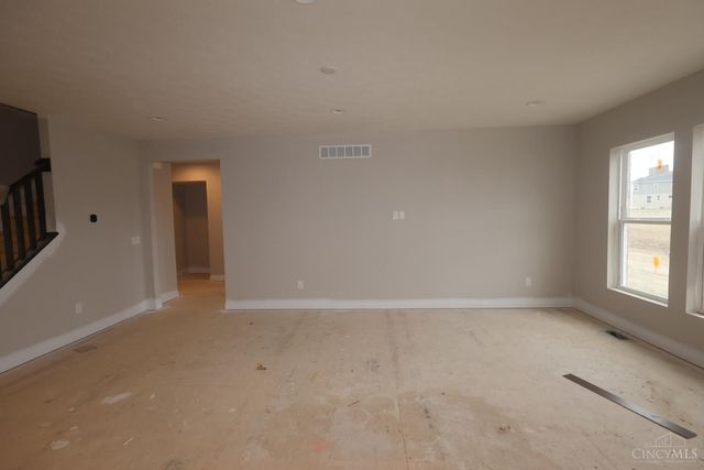 8 Glasgow Street, Springboro, OH 45066