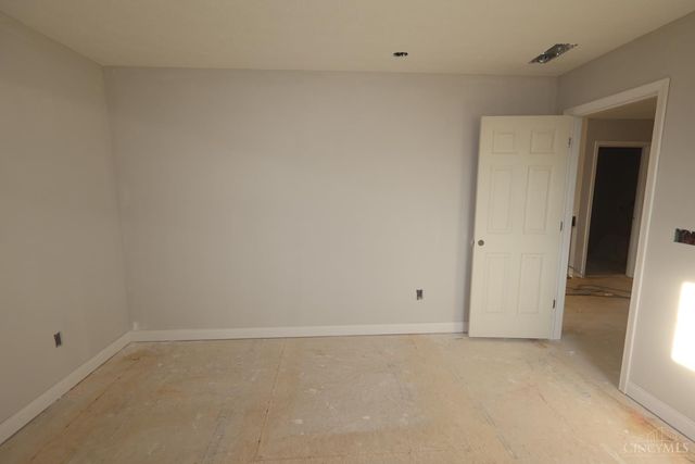 8 Glasgow Street, Springboro, OH 45066