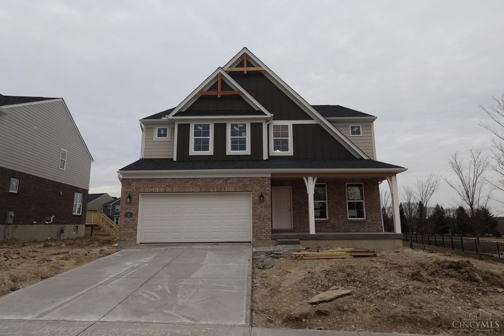 8 Glasgow Street, Springboro, OH 45066