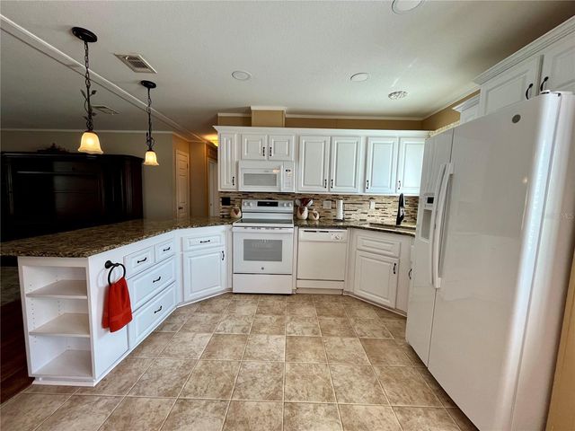 38055 WOODGATE, Zephyrhills, FL 33542