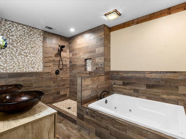 4915 T W King Road, Southlake, TX 76092