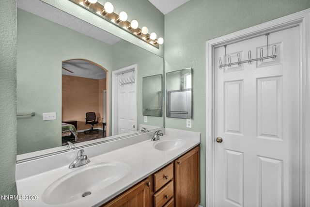 570 Sunrise Circle, Fernley, NV 89408