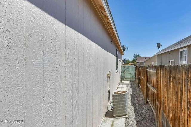 570 Sunrise Circle, Fernley, NV 89408