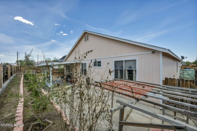 570 Sunrise Circle, Fernley, NV 89408