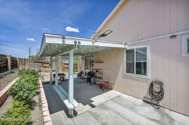 570 Sunrise Circle, Fernley, NV 89408