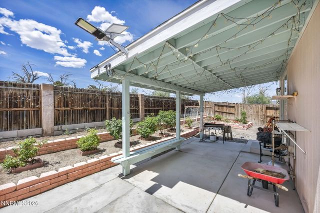 570 Sunrise Circle, Fernley, NV 89408