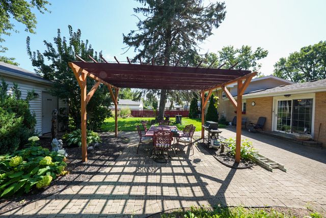 1534 Sequoia Lane, Darien, IL 60561
