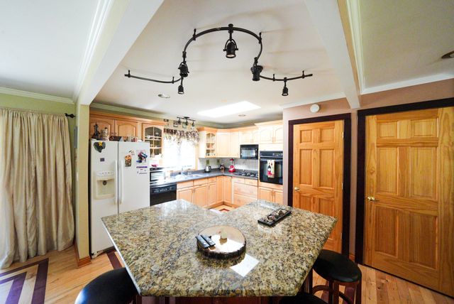 1534 Sequoia Lane, Darien, IL 60561