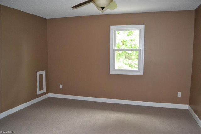 100 Coleman Street, Mayodan, NC 27027
