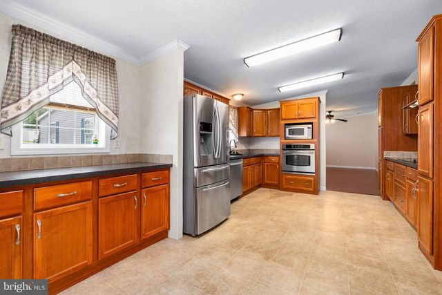 39 QUEEN ELEANOR DR, Elkton, MD 21921