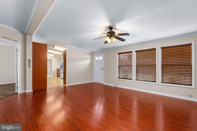 39 QUEEN ELEANOR DR, Elkton, MD 21921