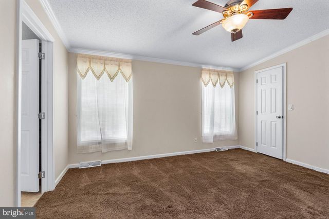 39 QUEEN ELEANOR DR, Elkton, MD 21921