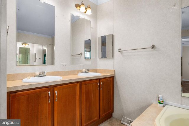 39 QUEEN ELEANOR DR, Elkton, MD 21921