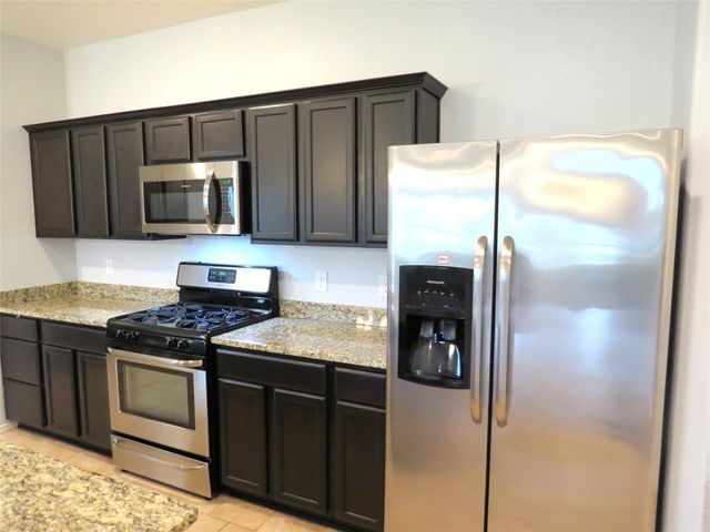 9506 Paloma Creek Drive, Tomball, TX 77375