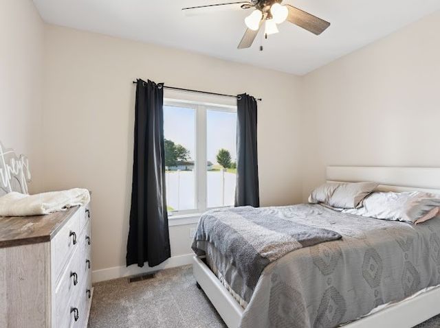 1397 S 52nd Avenue E, Newton, IA 50208