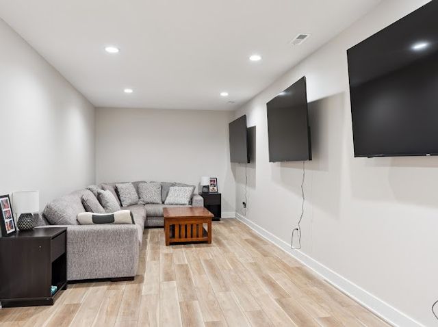 1397 S 52nd Avenue E, Newton, IA 50208