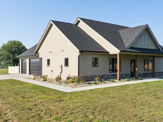 1397 S 52nd Avenue E, Newton, IA 50208