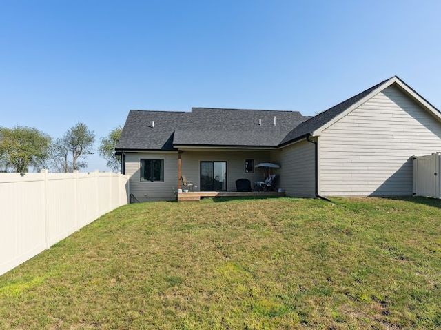 1397 S 52nd Avenue E, Newton, IA 50208