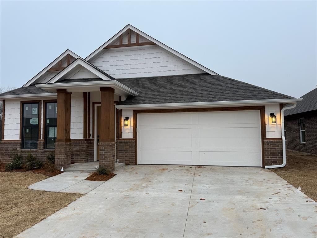 305 Carat Drive, Yukon, OK 73099