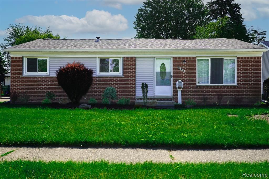 6641 Niagara Street, Romulus, MI 48174