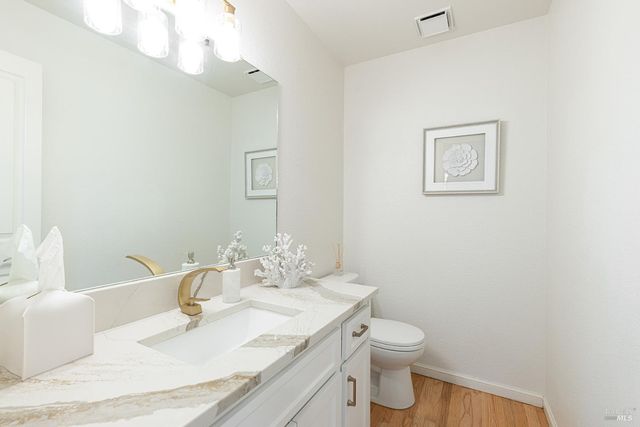 26 Clement Ct, Napa, CA 94558