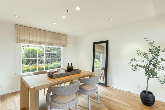 26 Clement Ct, Napa, CA 94558