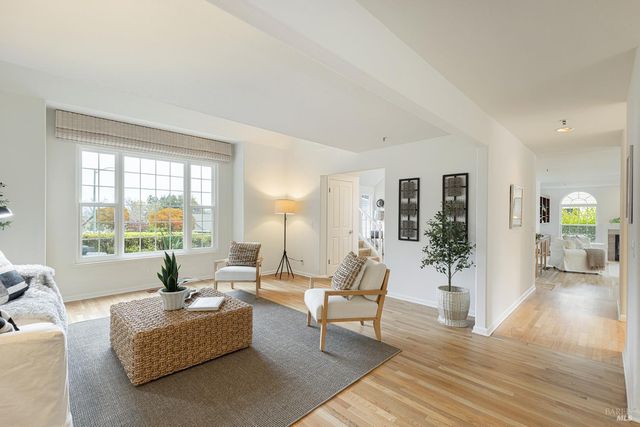 26 Clement Ct, Napa, CA 94558