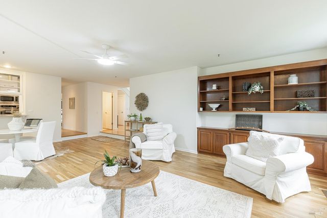 26 Clement Ct, Napa, CA 94558