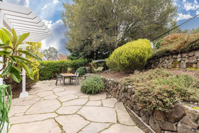 26 Clement Ct, Napa, CA 94558